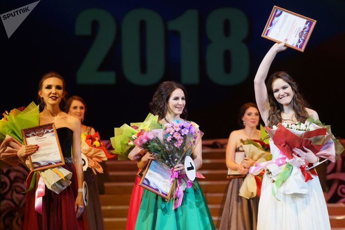 Người đẹp lực lượng vũ trang Nga khoe sắc